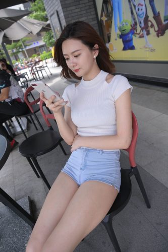 图片[1]-短发牛仔的漂亮女生【2.4G】-华仔美图