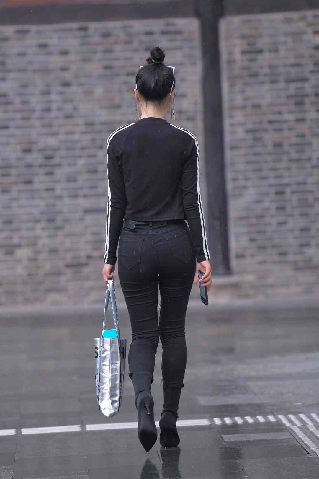 图片[1]-【免费】酷酷的紧身牛仔裤女人【7P】04038-华仔美图