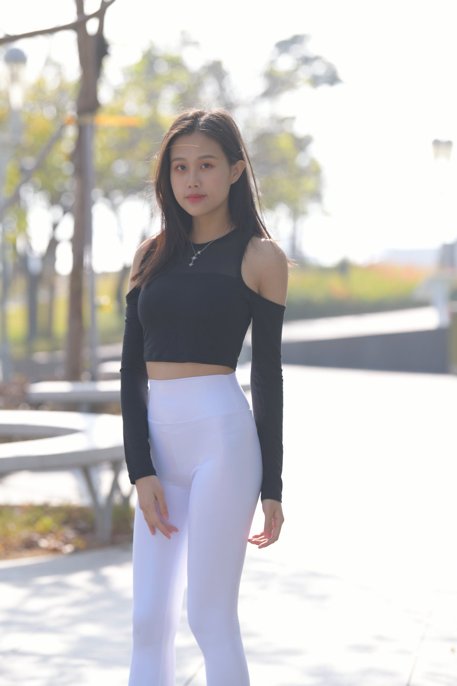 图片[1]-穿紧身白裤的端庄女孩 J1436 674P1V-22.2GB-华仔美图