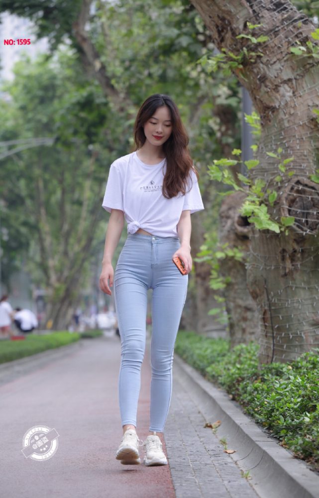 个子非常高的紧身牛仔裤女孩J2065 879P1V-25.5GB-华仔美图