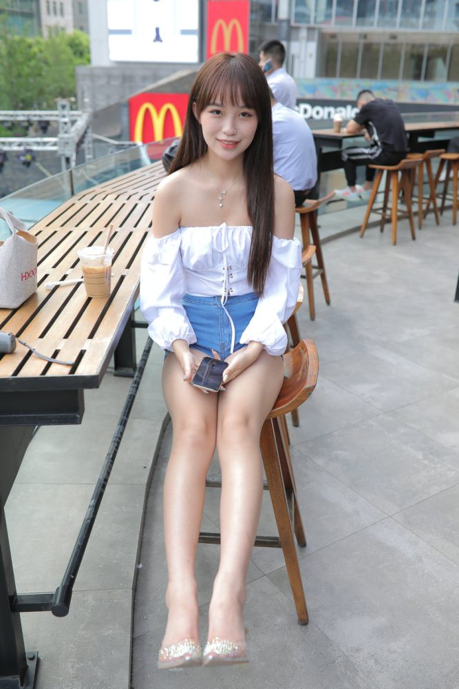 J2175 419P12V-19.6GB-华仔美图