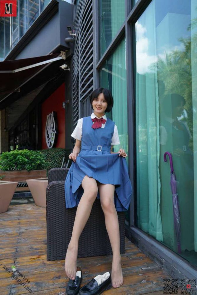 一副学生模样的短发姑娘【112P】20023-华仔美图
