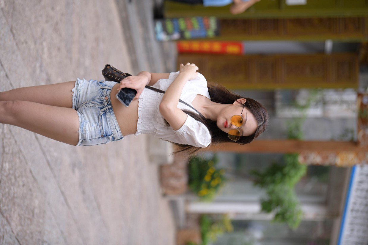 图片[2]-戴太阳镜的牛仔短裤紧身牛仔MM【167P】00021-华仔美图