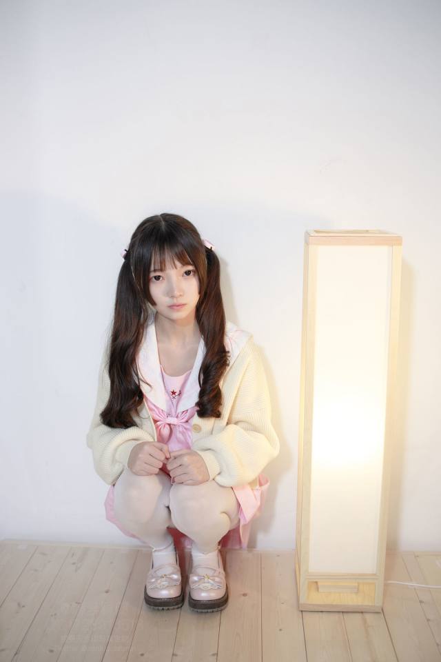 图片[2]-好像有什么心事的白丝双马尾女孩【59P】20022-华仔美图