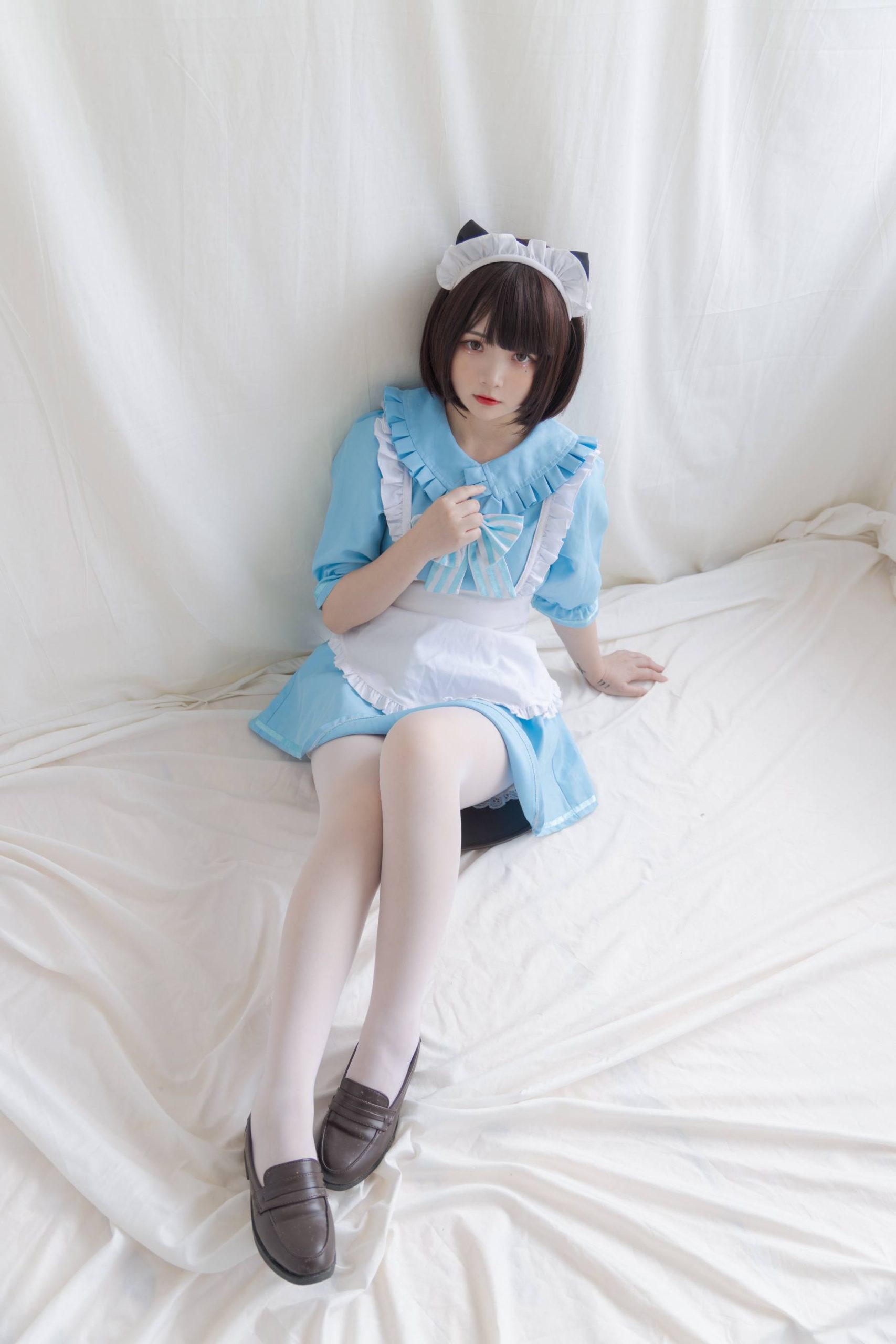 图片[1]-女仆装白丝女孩【43P】20014-华仔美图