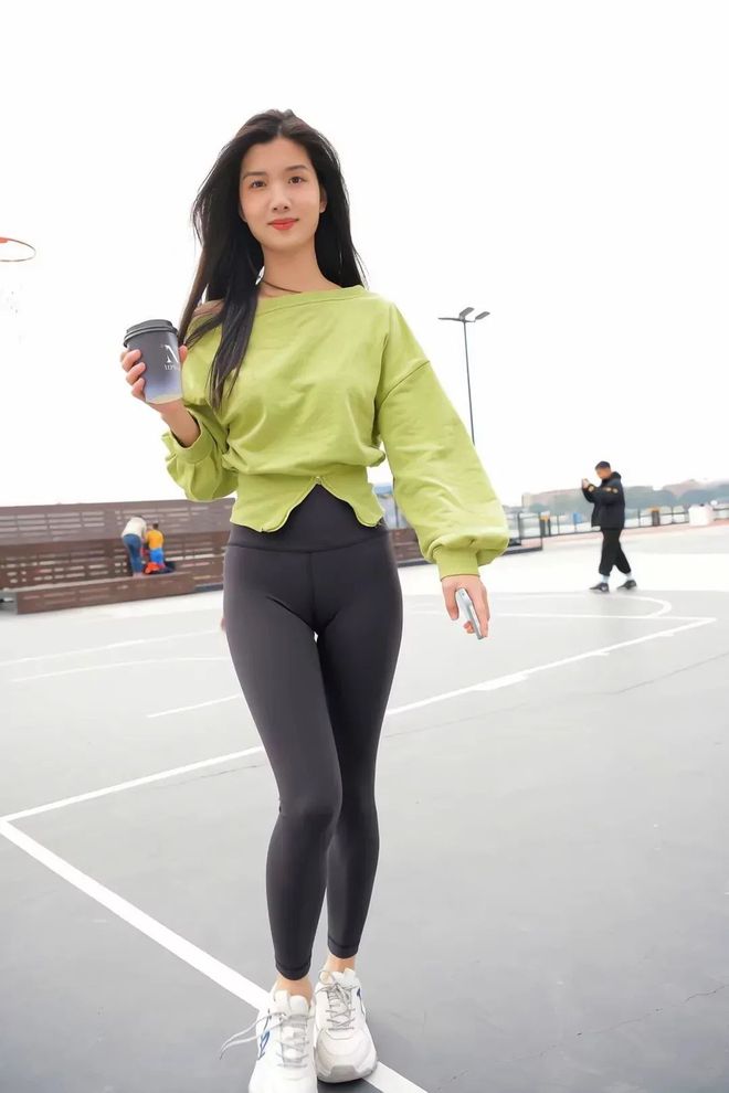 图片[1]-绿色瑜伽裤女孩很开心 J1519 1094P1V-27.6GB-华仔美图