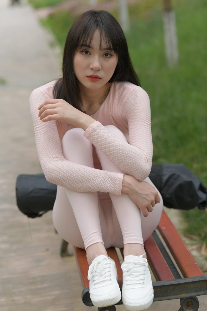 粉粉的瑜伽裤女孩太可爱了 J2090 854P1V-30.4GB-华仔美图