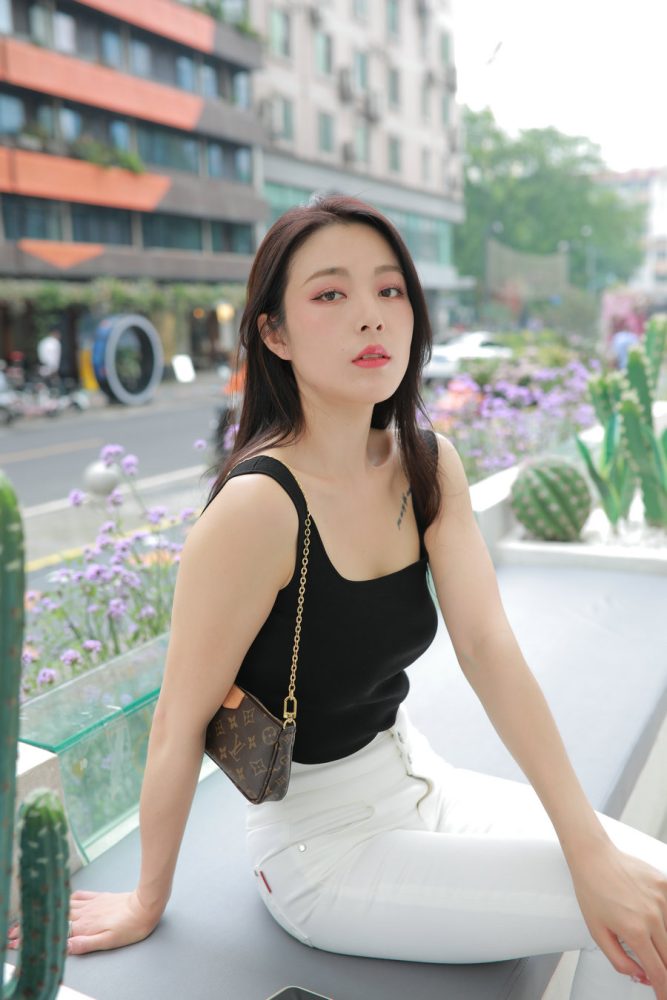非常漂亮的白色紧身裤女孩J2055 895P2V-24.5GB-华仔美图