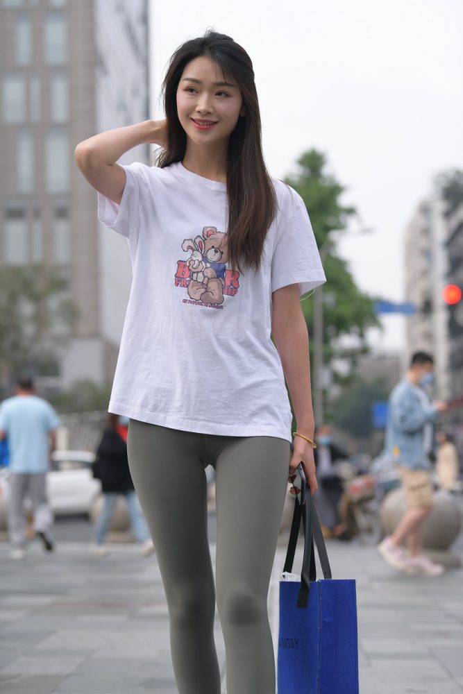 一身休闲装的瑜伽裤女孩J2961 709P1V-24.1GB-华仔美图