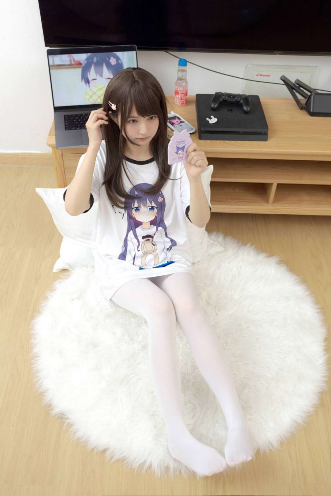 二次元白丝美少女【69P】20027-华仔美图