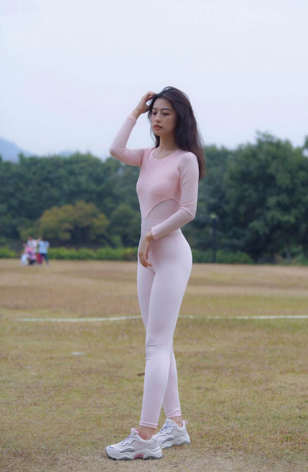 图片[1]-柔情似水的瑜伽裤姑娘 J1429 291P1V-14.6GB-华仔美图