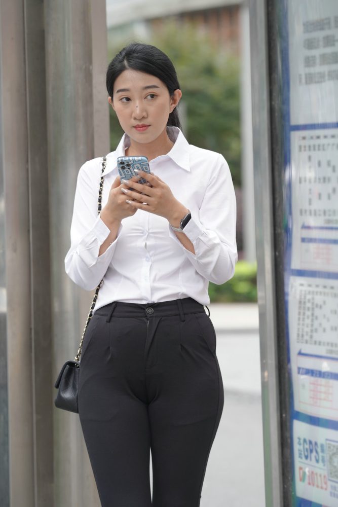 图片[3]-等公交的制服女人J2130 976P2V-29.5GB-华仔美图
