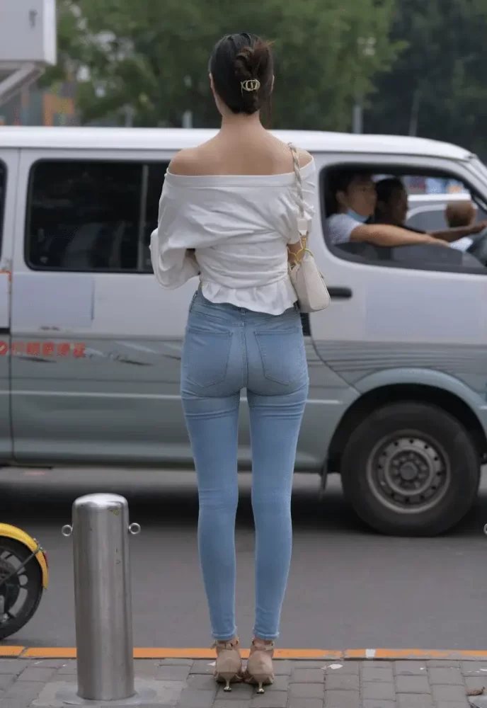 紧身牛仔裤优雅小女人J2238 322P1V-14.1GB-华仔美图