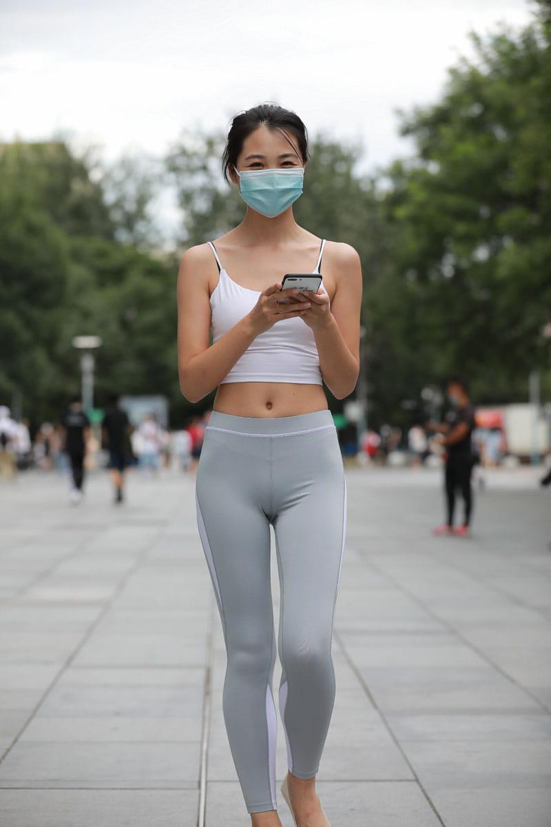 图片[4]-灰色瑜伽裤姑娘笑容超甜 J5074 180P2V-2.15GB-华仔美图