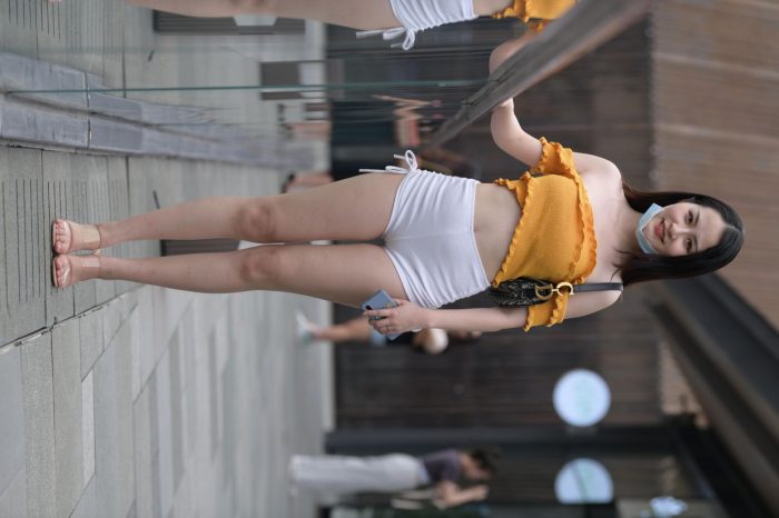 高腰白色短裤的漂亮女孩【767P】00065-华仔美图