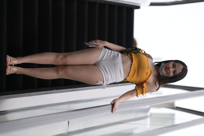 高腰白色短裤的漂亮女孩【767P】00065-华仔美图