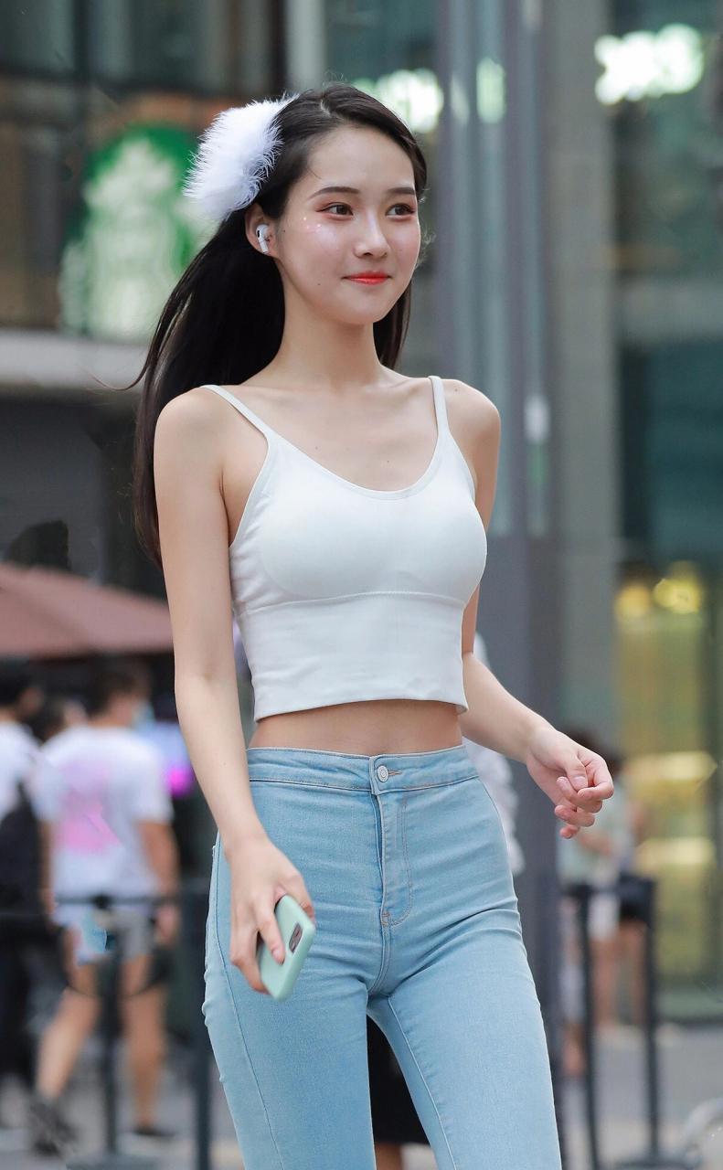 图片[1]-非常漂亮的牛仔裤女孩 J2144 98P1V-1.92GB-华仔美图