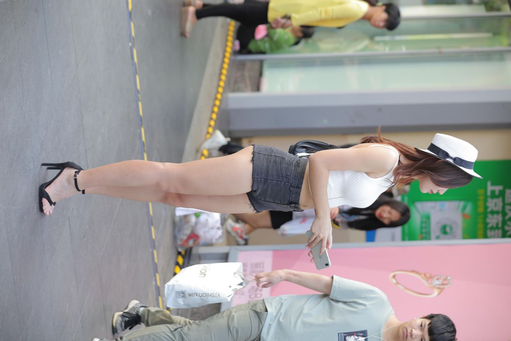 图片[3]-非常时尚阳光的牛仔热裤女孩【808P】00064-华仔美图