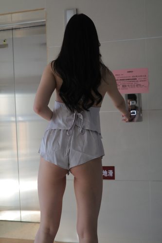 图片[4]-非常有女人味的热裤姑娘【228P】0007-华仔美图