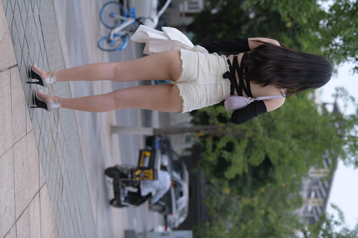 图片[5]-白色短裤的女生笑的很开心【177P】00035-华仔美图