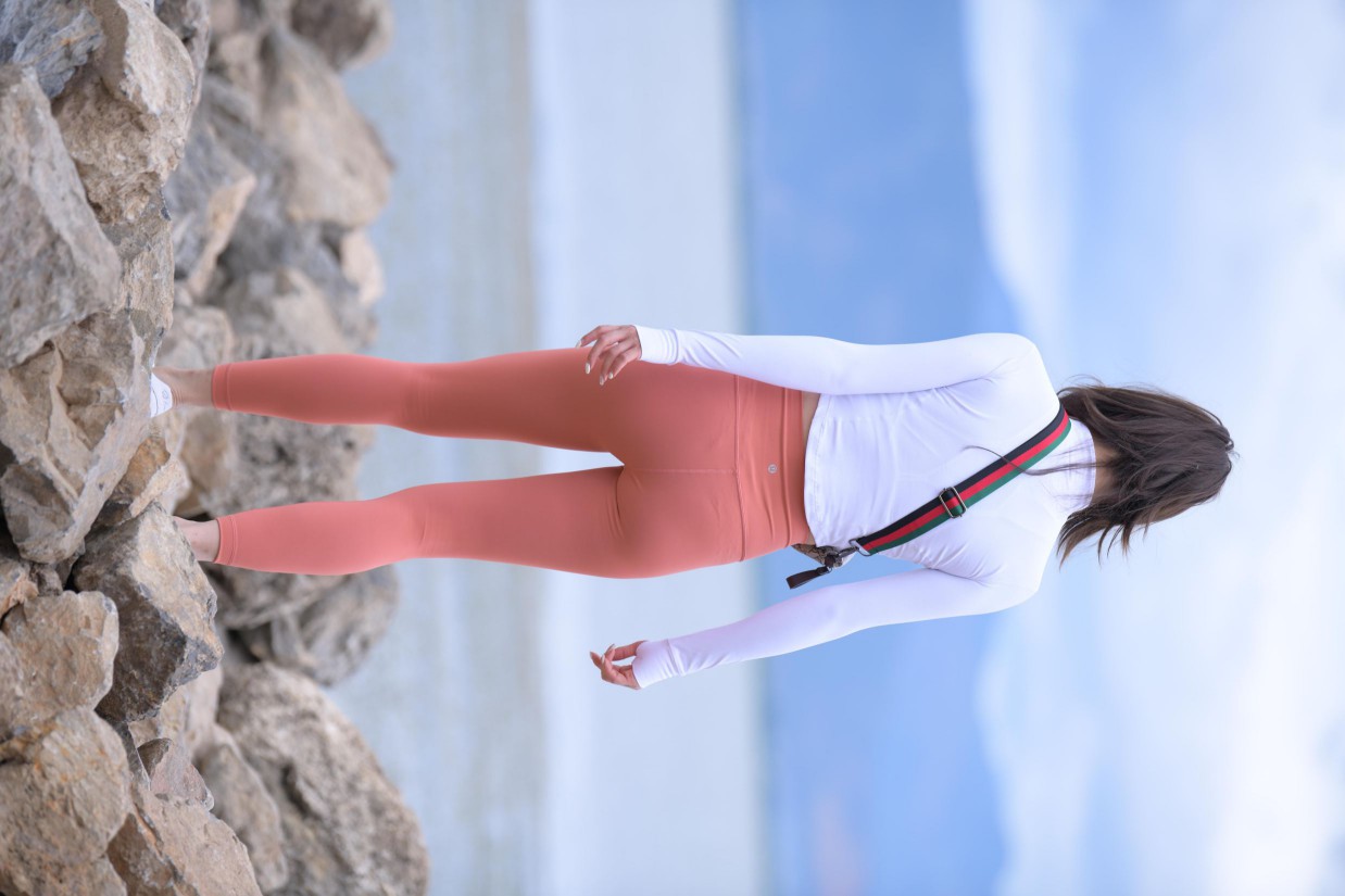 图片[6]-橙色瑜伽裤的高马尾姑娘【615P】00051-华仔美图