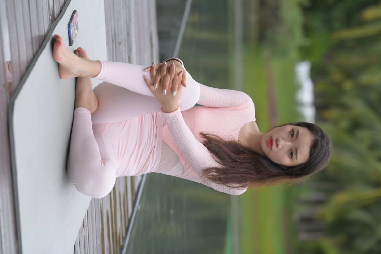 图片[7]-很漂亮眼睛也很大的白色瑜伽裤女孩【249P】00063-华仔美图