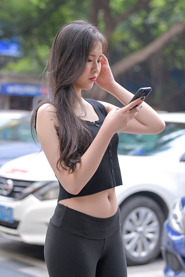 图片[5]-喝奶茶的黑色瑜伽裤长发姑娘【376P】00055-华仔美图