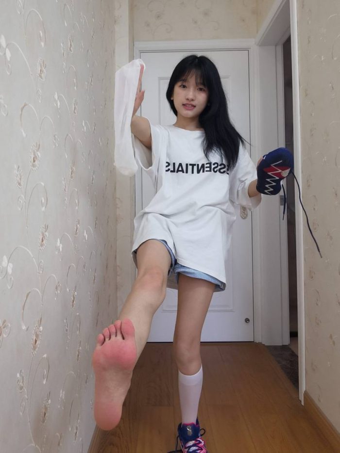调皮的白袜女孩【149P】20017-华仔美图