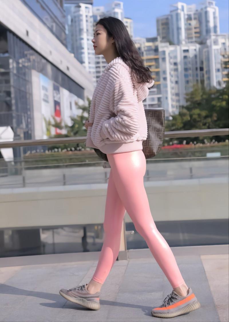 图片[2]-粉红色紧身裤的女孩 J1482 365P2V-18.1GB-华仔美图