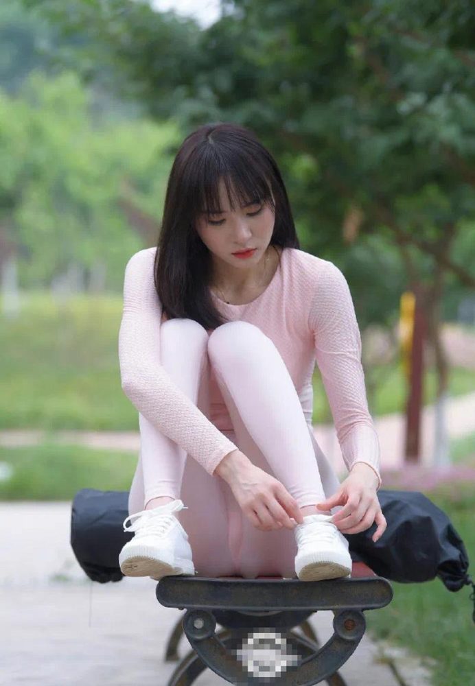 图片[4]-粉粉的瑜伽裤女孩太可爱了 J2090 854P1V-30.4GB-华仔美图
