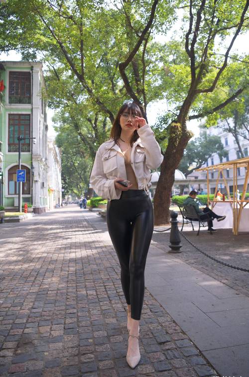 图片[2]-戴眼镜的皮裤女孩 J1473 1046P2V-35.5GB-华仔美图