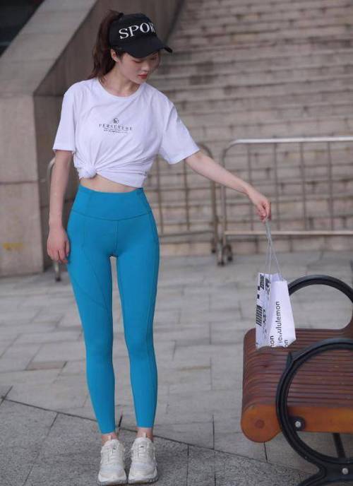 图片[3]-蓝色瑜伽裤阳光女孩J2095 611P1V-21.8GB-华仔美图