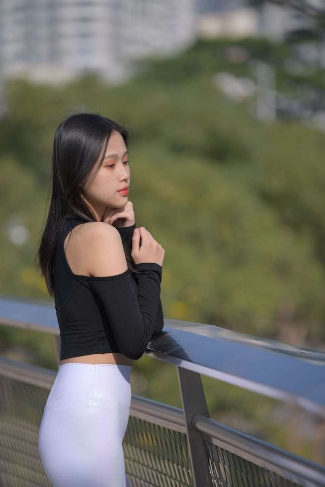 图片[4]-穿紧身白裤的端庄女孩 J1436 674P1V-22.2GB-华仔美图