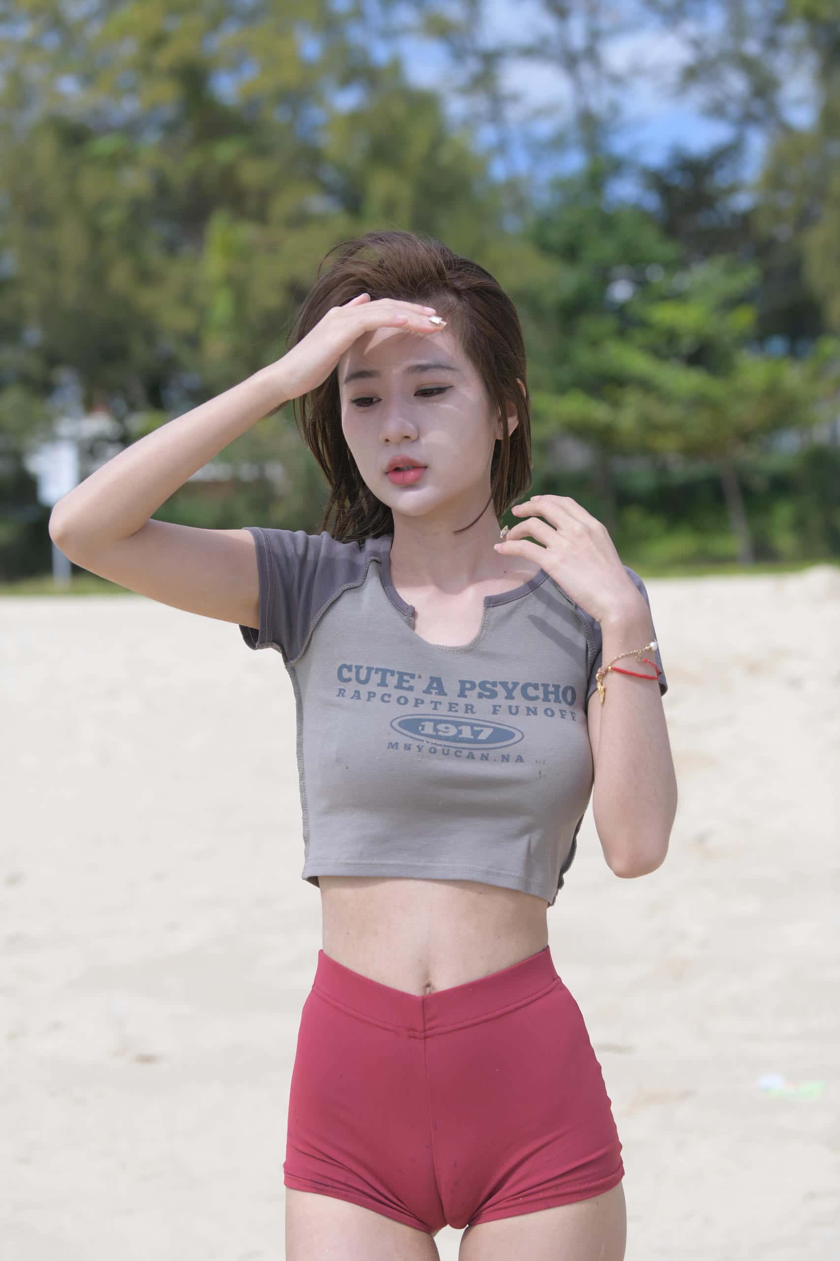 图片[3]-海边尽情玩耍的红色短裙姑娘【784P】P207-华仔美图