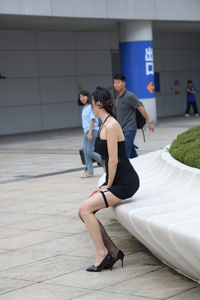 图片[1]-精选街拍作品 NO.3928 时尚吊带裙-华仔美图
